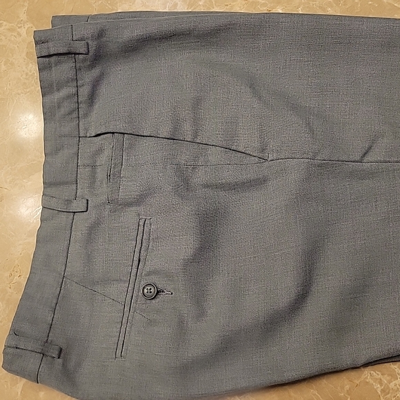 Hagar Men's Gray Twill Dress Slacks, 33x32 - Picture 10 of 16